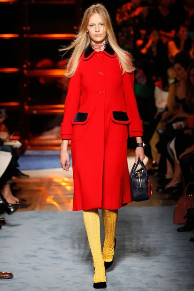 Look 27